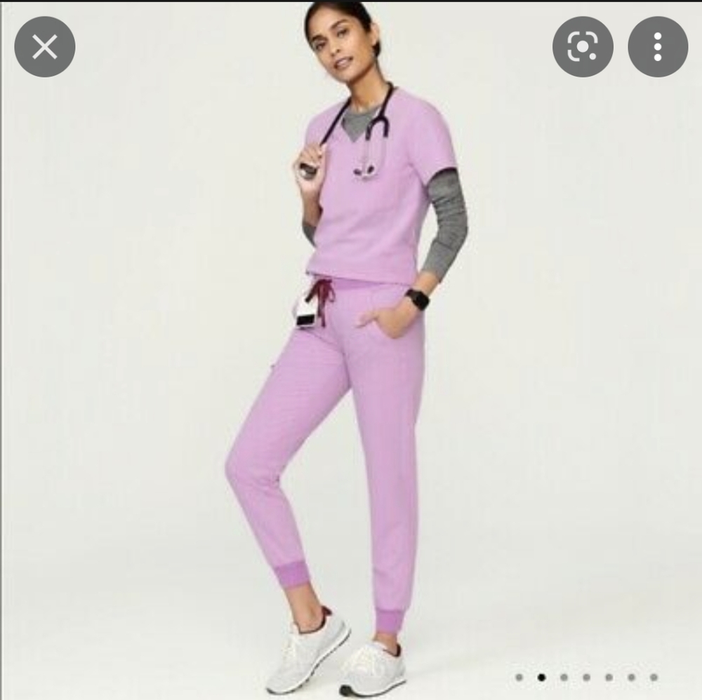 Figs scrubs size XS top and pants. Dusk Lilac